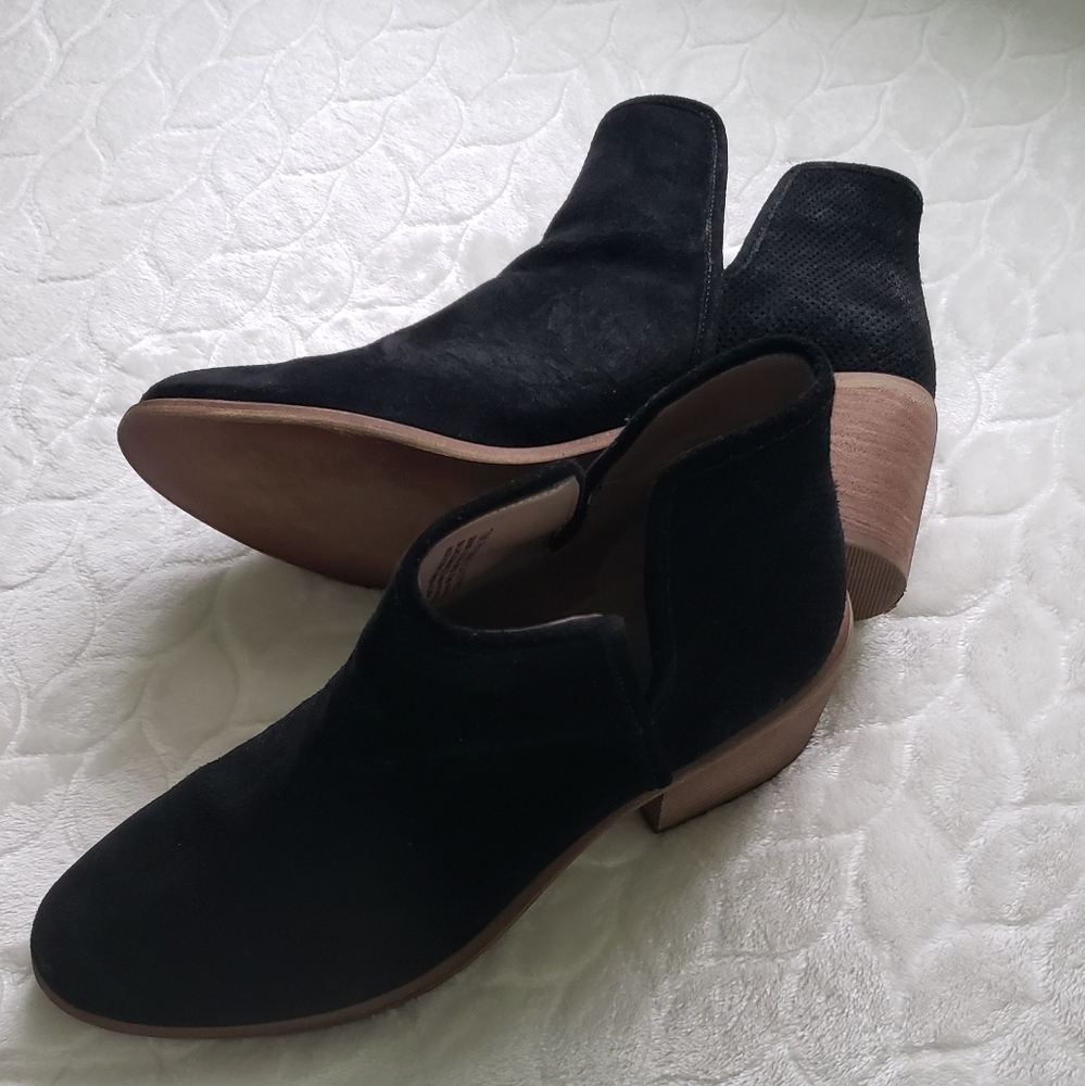 EUC Black Suede BP Boots